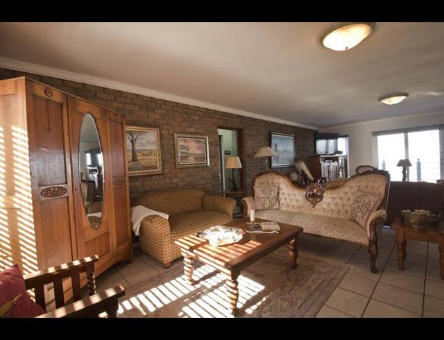 11 BEDROOM HOUSE FOR SALE IN DANA BAY